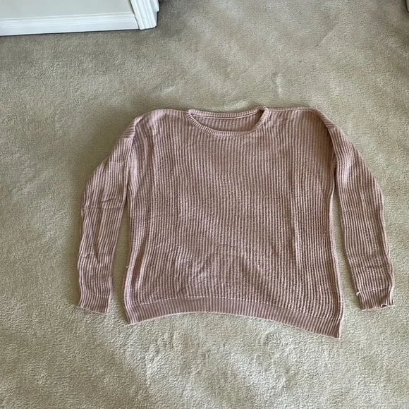 Brandy Melville summer knit sweater in rose pink - Picture 2 of 10